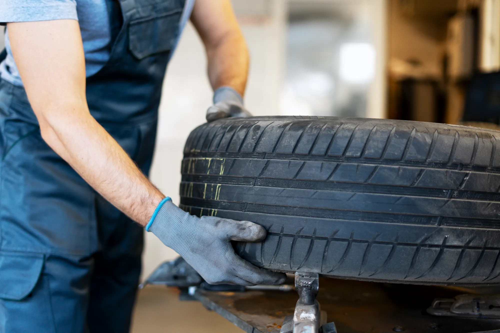changement_pneu_Garage_Dind